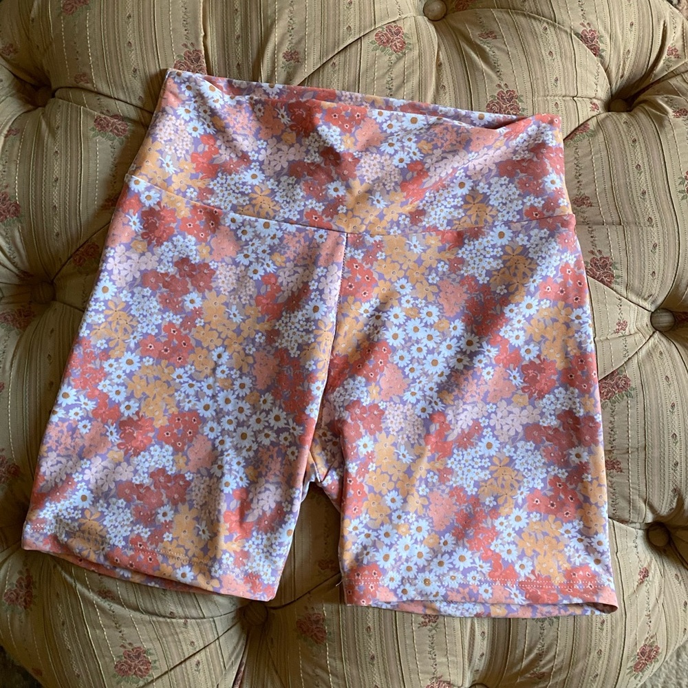 Skatie x Amber Fillerup floral Cece Bike Short
